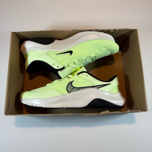 Men’s Nike Legend Essential 3 Next Nature Shoes Size 11 New In Box - Picture 1 of 6